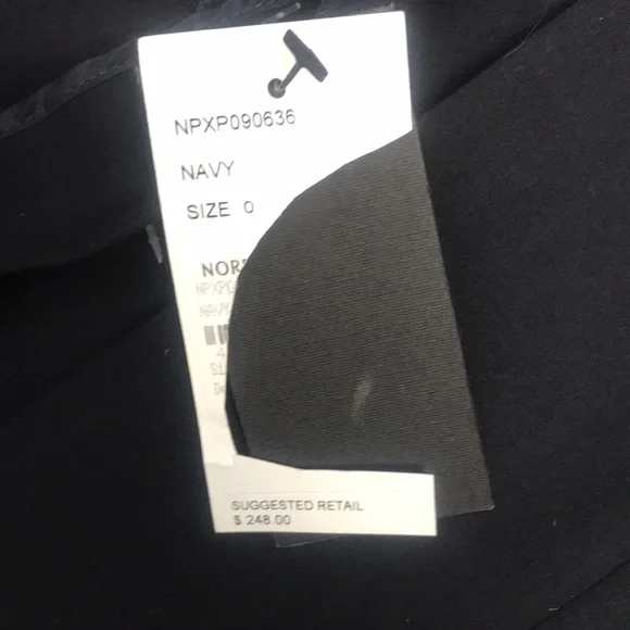 Lafayette 148 NWT wool blend slacks. Size 0P. - Picture 4 of 6